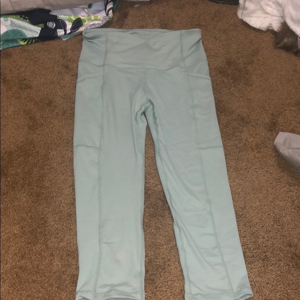 Body glove crop leggings